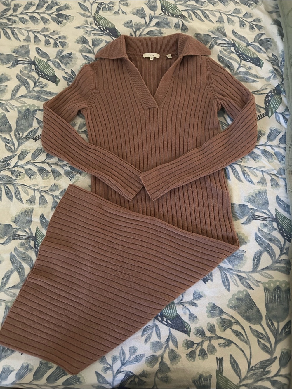 Vince Ribbed V-Neck Midi Dress - Dusty Rose - Picture 2 of 6